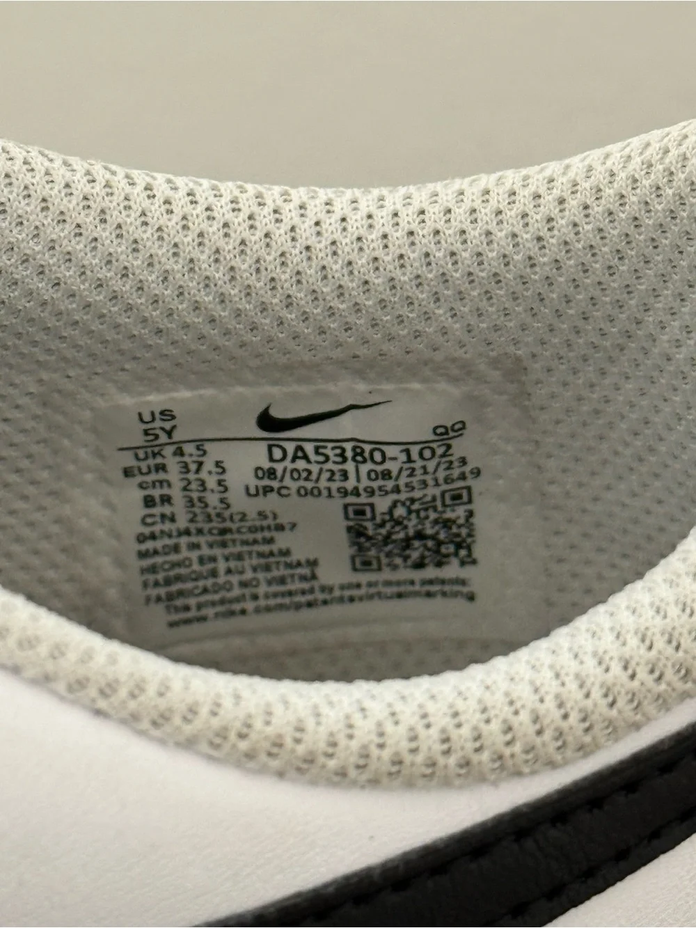 {5Y} Nike Court Legacy White Black & Gold Low-Top Sneakers